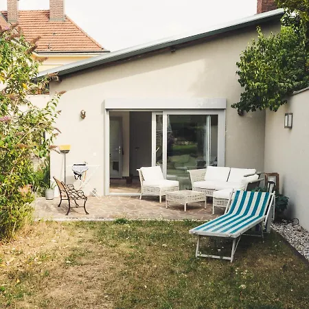 Apartment Studio Am Schwimmteich Mitten Im Grunen
