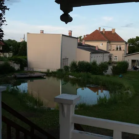 Apartment Studio Am Schwimmteich Mitten Im Grunen
